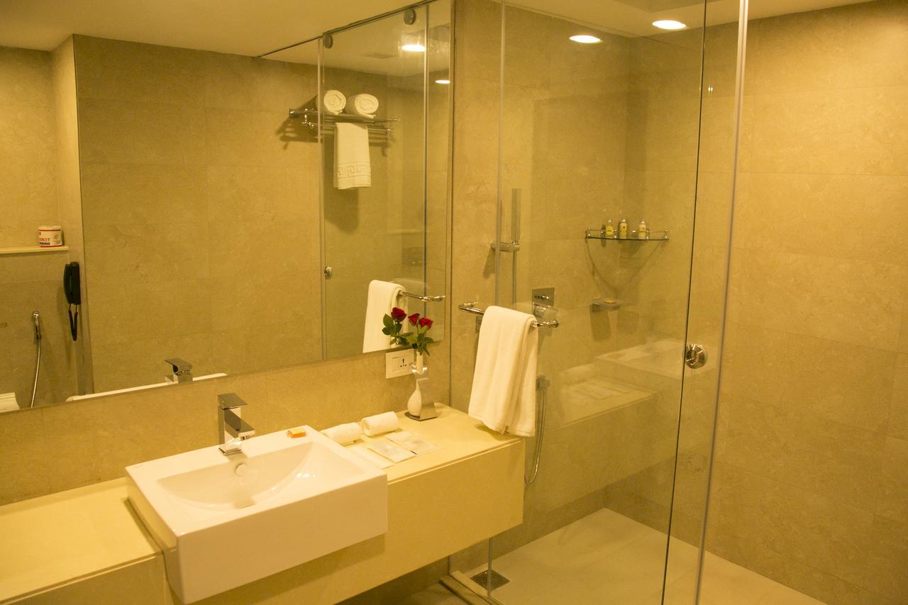 Inde Hotel Chattarpur ニューデリー エクステリア 写真