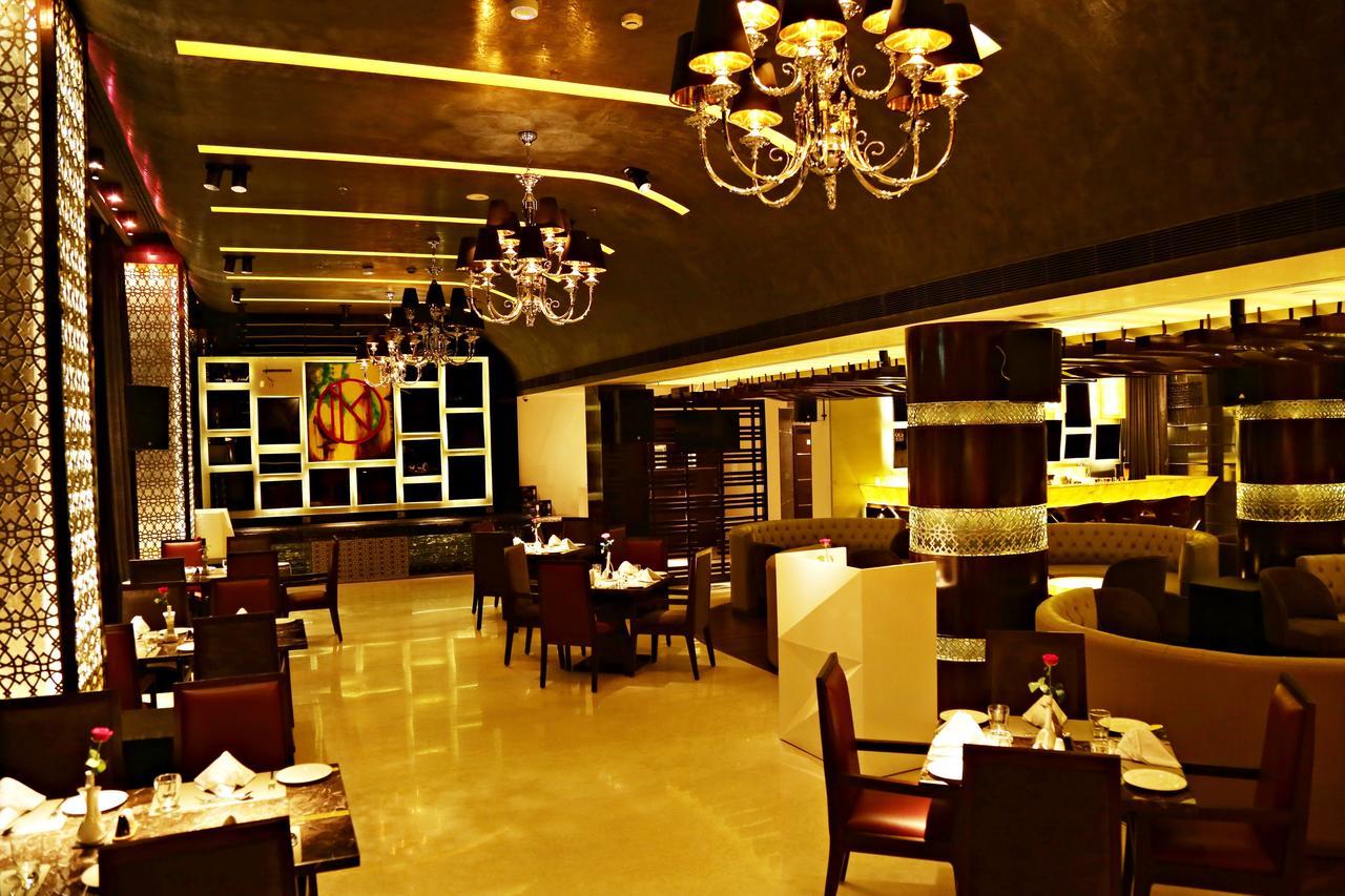 Inde Hotel Chattarpur ニューデリー エクステリア 写真