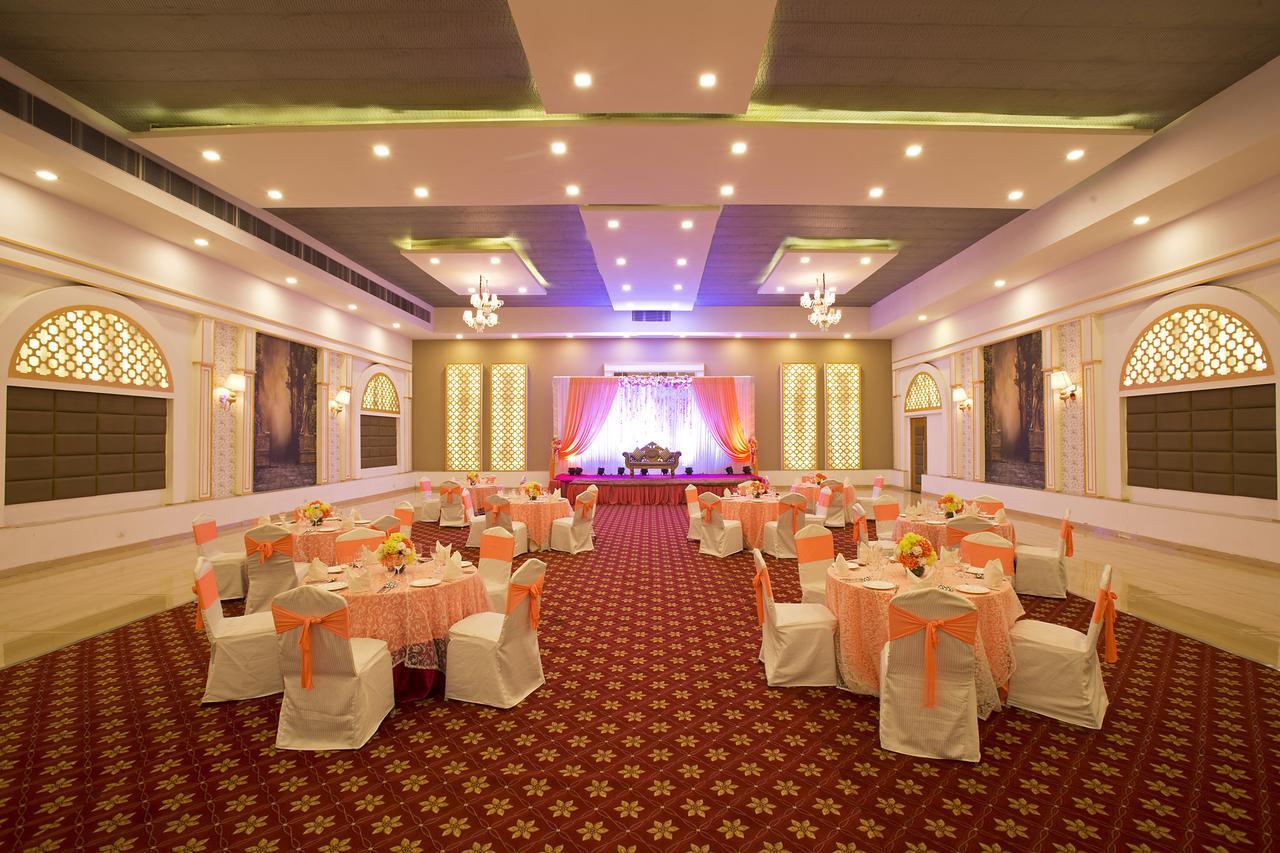 Inde Hotel Chattarpur ニューデリー エクステリア 写真