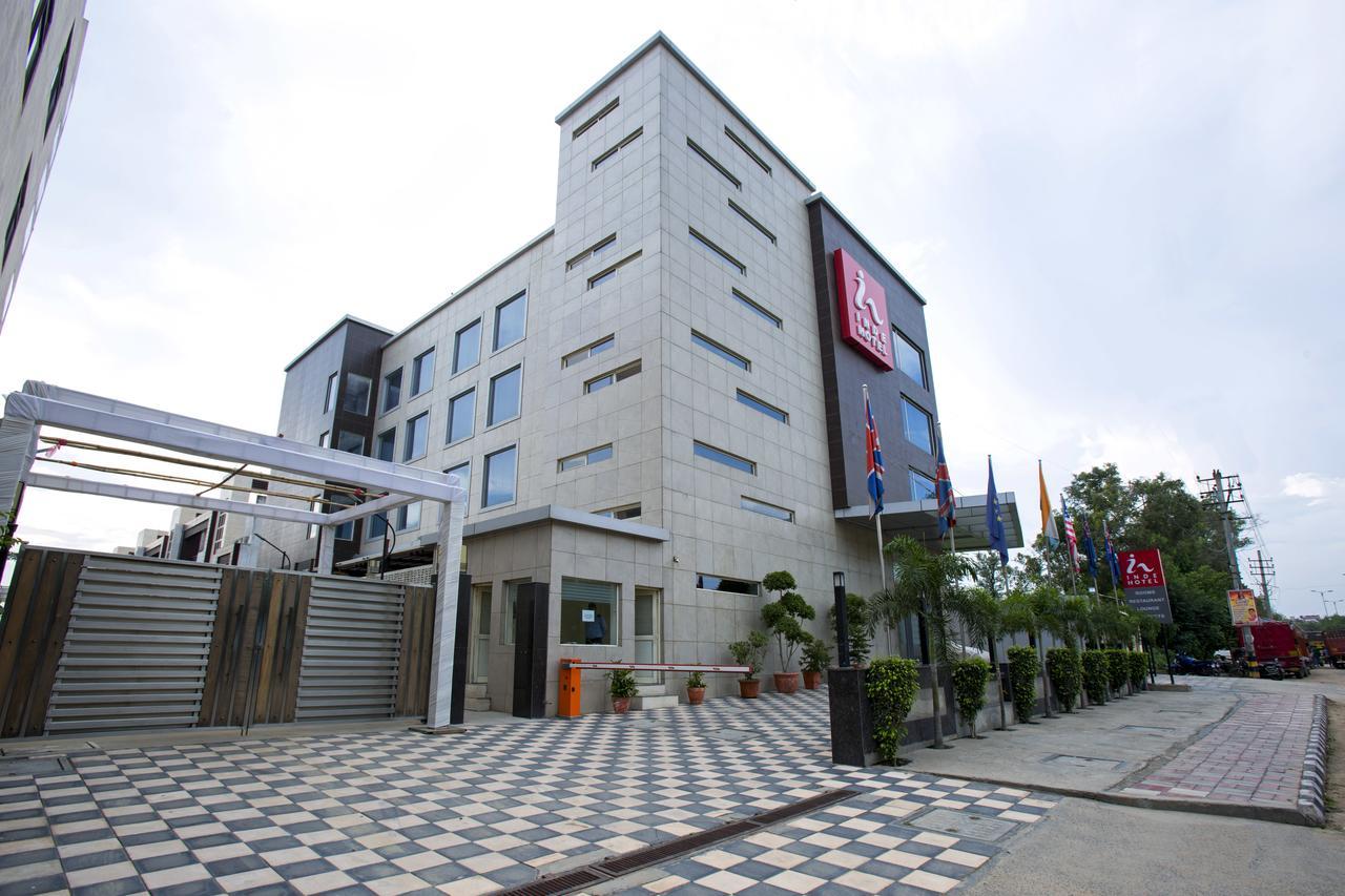 Inde Hotel Chattarpur ニューデリー エクステリア 写真