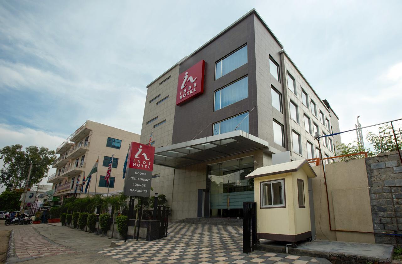Inde Hotel Chattarpur ニューデリー エクステリア 写真
