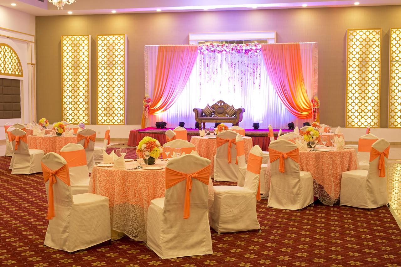 Inde Hotel Chattarpur ニューデリー エクステリア 写真