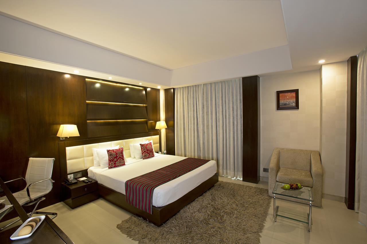 Inde Hotel Chattarpur ニューデリー エクステリア 写真